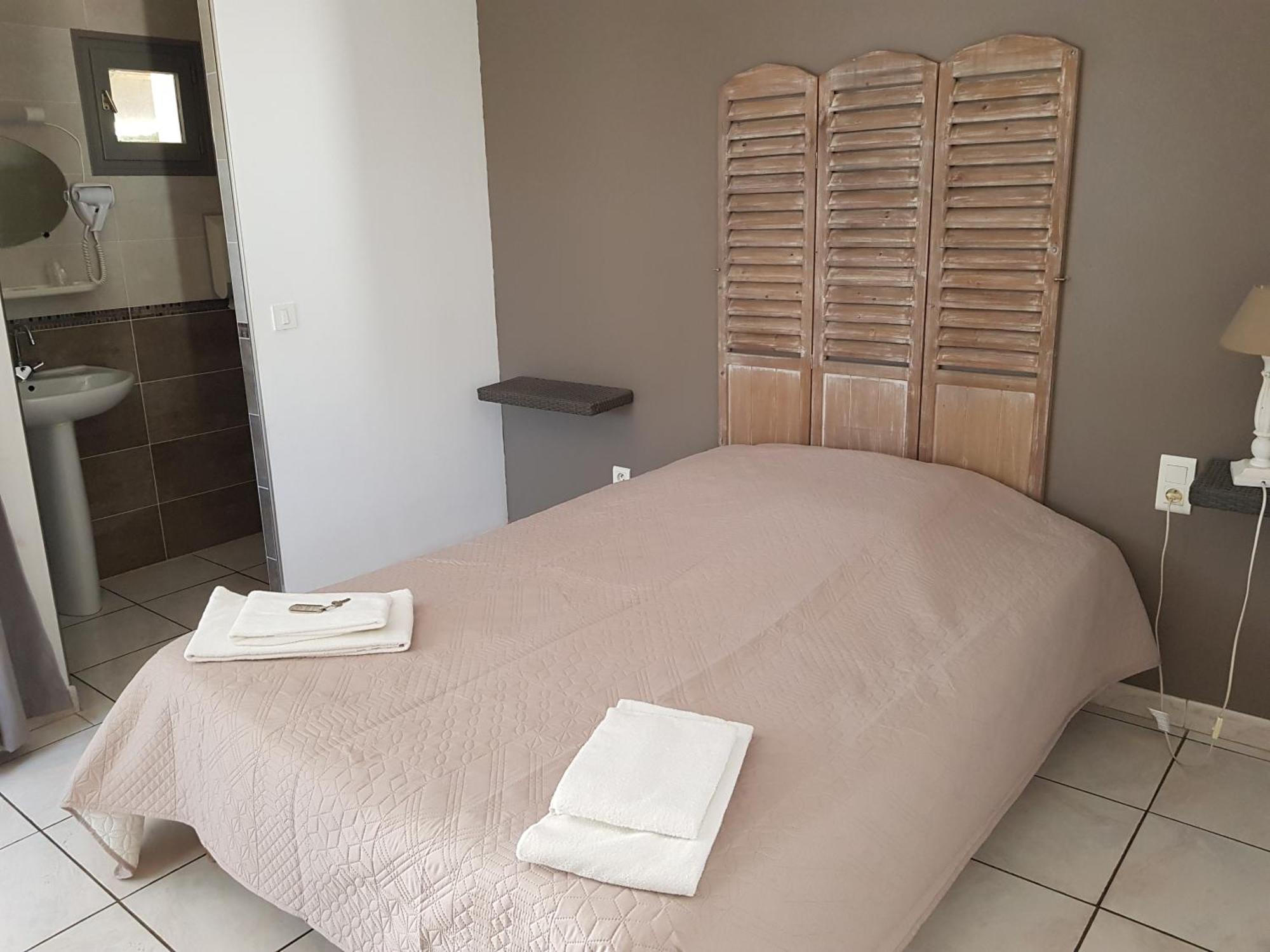 Le Mas de Mon Pere Saintes-Maries-de-la-Mer Habitación foto