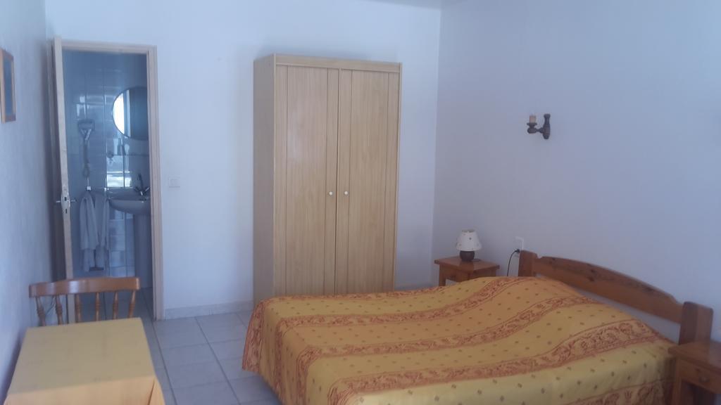 Le Mas de Mon Pere Saintes-Maries-de-la-Mer Habitación foto